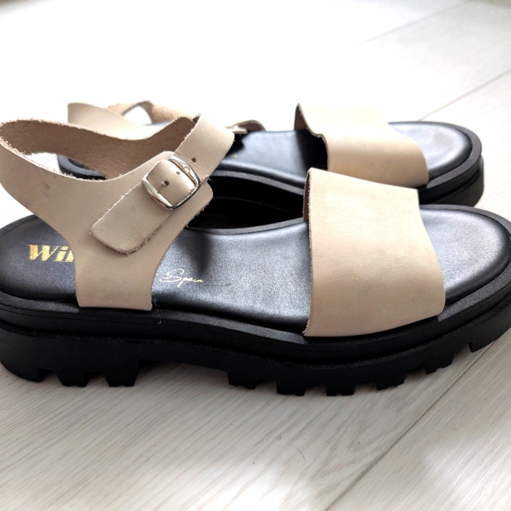 Size 41 Wiker's Spanish Combat Sole Sandals Women's Made in Spain
